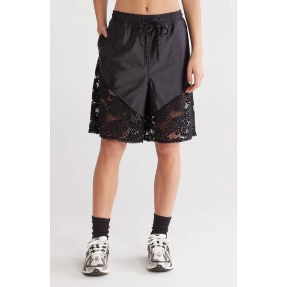 FP Movement Roster Tie Waist Lace Trim Shorts Black Size Small New With Tags_2